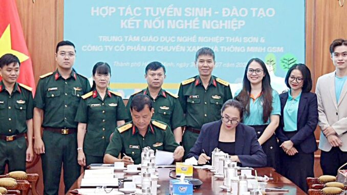 Xanh SM hợp tác đào tạo tài xế và tuyển dụng bộ đội xuất ngũ Xanh SM hợp tác đào tạo tài xế và tuyển dụng bộ đội xuất ngũ