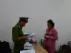 Bắt bảo mẫu ném bé trai 14 tháng tuổi xuống nền gạch, chấn thương sọ não