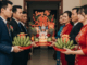 Lỡ có b:ầu trước khi cưới, nhà trai chỉ mang lễ gồm 2 nai chuối với 1 hộp keo sang nhà dạm ngõ hỏi cưới. Mẹ anh nói thẳng vì tôi cố bẫy con trai bà nên mới phải cưới chứ nhà họ chẳng muốn con trai lấy vợ sớm. Tức khắc, bố tôi cầm chổi đ;uổi ngay rồi nói 1 câu khiến mẹ bạn trai tái mặt…