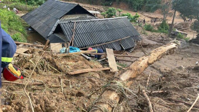 2 bé trai tử vong trong vụ sạt lở ở Điện Biên: Mẹ bỏ đi, bố đi làm xa, 2 con ở nhà tự chăm nhau