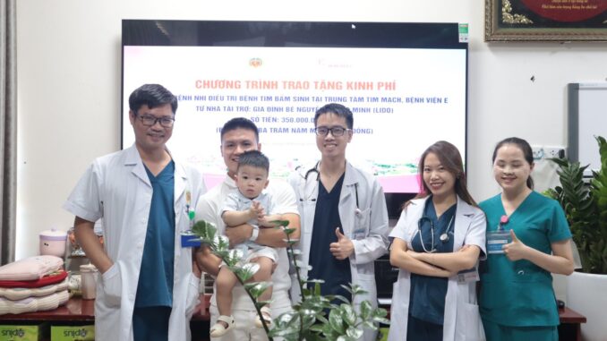 Quý tử nhà Quang Hải 1t đã đi làm từ thiện 350 triệu cho bệnh nhi nghèo