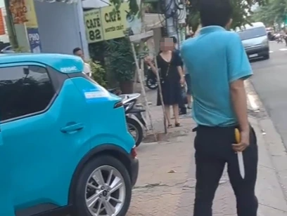 Khống chế tài xế taxi công nghệ cầm dao cãi nhau với khách ở TP.HCM Khống chế tài xế taxi công nghệ cầm dao cãi nhau với khách ở TP.HCM