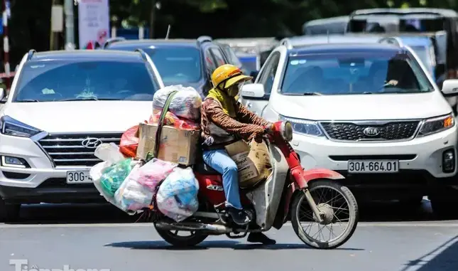 Hà Nội trở thành “chảo lửa” cả nước: Nhiệt độ chạm ngưỡng 39,7 độ C Hà Nội trở thành “chảo lửa” cả nước: Nhiệt độ chạm ngưỡng 39,7 độ C