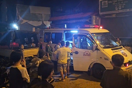Nam sinh năm cuối rơi từ tầng 10 chung cư ở TP.HCM: Bi kịch trong đêm khiến nhiều người xót xa Nam sinh năm cuối rơi từ tầng 10 chung cư ở TP.HCM: Bi kịch trong đêm khiến nhiều người xót xa