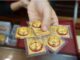 Giá vàng hôm nay (4-8): Neo ở ngưỡng cao