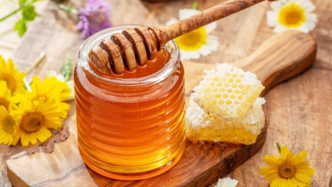 Uống nước mật ong đúng cách: lợi ích bất ngờ, thời điểm vàng và 5 nhóm người tuyệt đối không nên uống