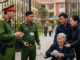Tôi năm nay đã gần 60t, đã có 3 tỷ tiết kiệm định để lúc ma chay nhưng các con đều nằng nặc đòi đưa hết tiền mới cho về ở cùng