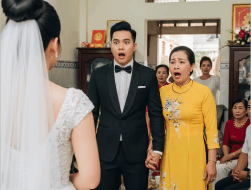 Vừa đến đón dâu, mẹ chú rể ng//ã lă/n ra đất còn quần chú rể ư///ớt sũ///ng khi thấy cô dâu bước xuống từ cầu thang, trời ơi, sao lại như thế này… Vừa đến đón dâu, mẹ chú rể ng//ã lă/n ra đất còn quần chú rể ư///ớt sũ///ng khi thấy cô dâu bước xuống từ cầu thang, trời ơi, sao lại như thế này…